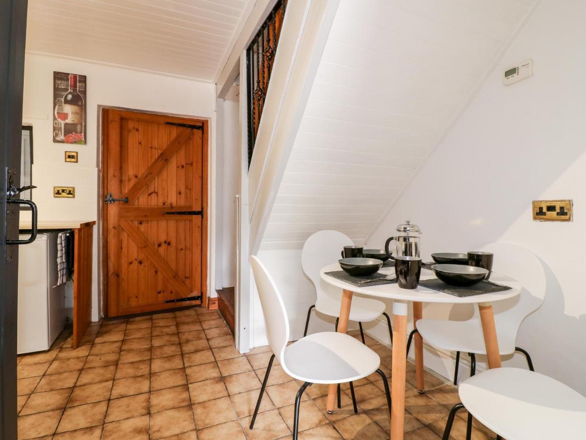 13 The Square Villa Oakamoor Eksteriør bilde