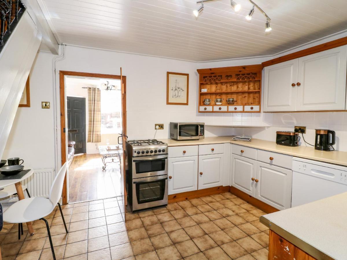 13 The Square Villa Oakamoor Eksteriør bilde