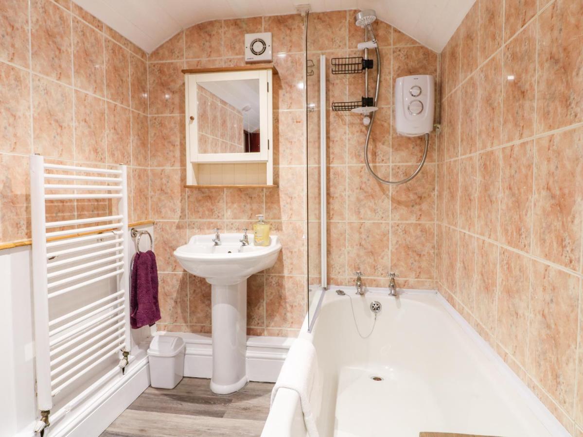 13 The Square Villa Oakamoor Eksteriør bilde